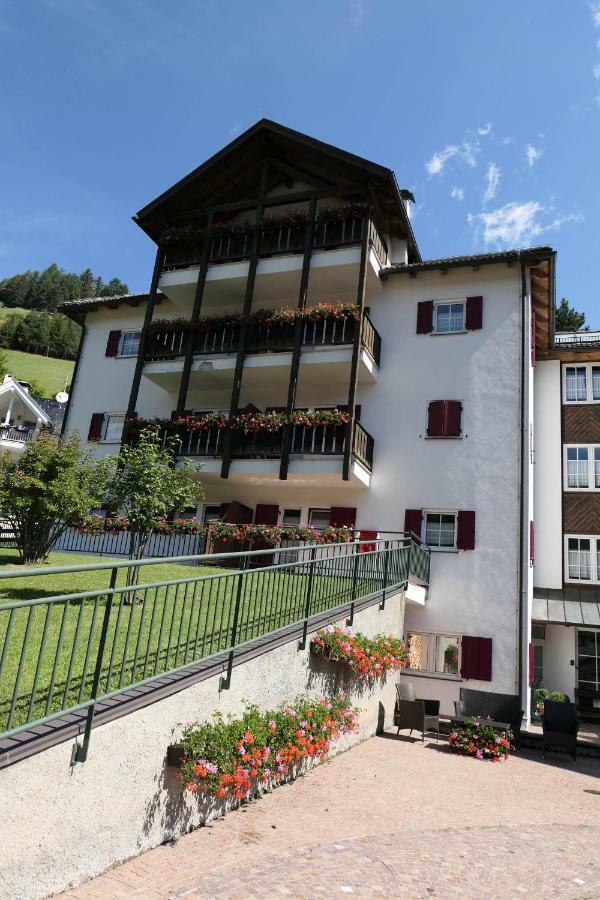 Apartments Casa Metz Santa Cristina Val Gardena Exterior photo